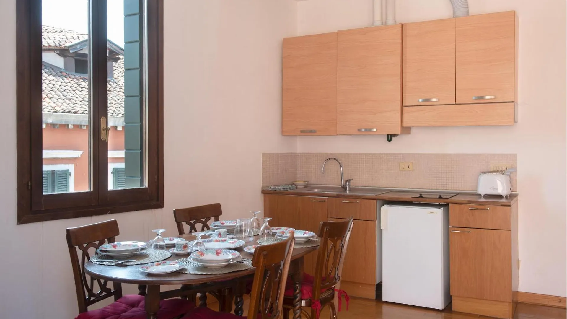 Sandalo Apartment Venice 0*,